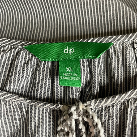 Dip XL gray striped embroidered balloon sleeve top - Picture 7 of 9